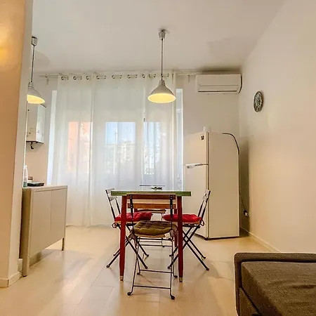 아파트 Cozy - Elegance And Comfort Near The Fair 바리