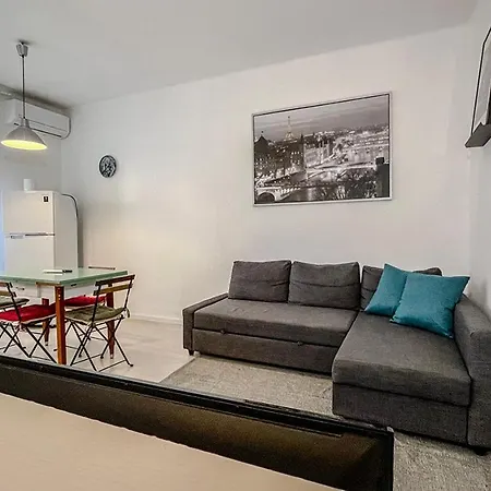 Cozy - Elegance And Comfort Near The Fair 아파트